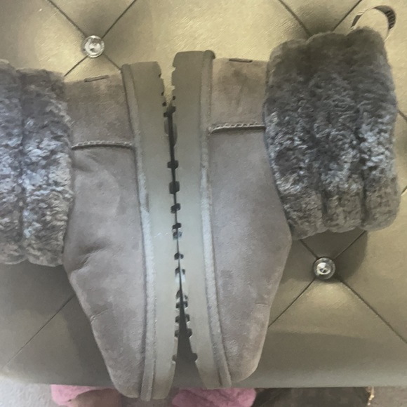 UGG boot - Picture 4 of 4